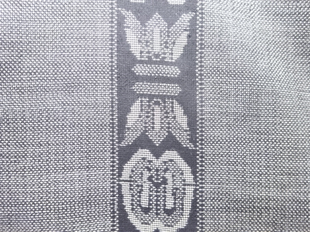  縞に更紗模様織出し本場泥大島紬着物（9マルキ）